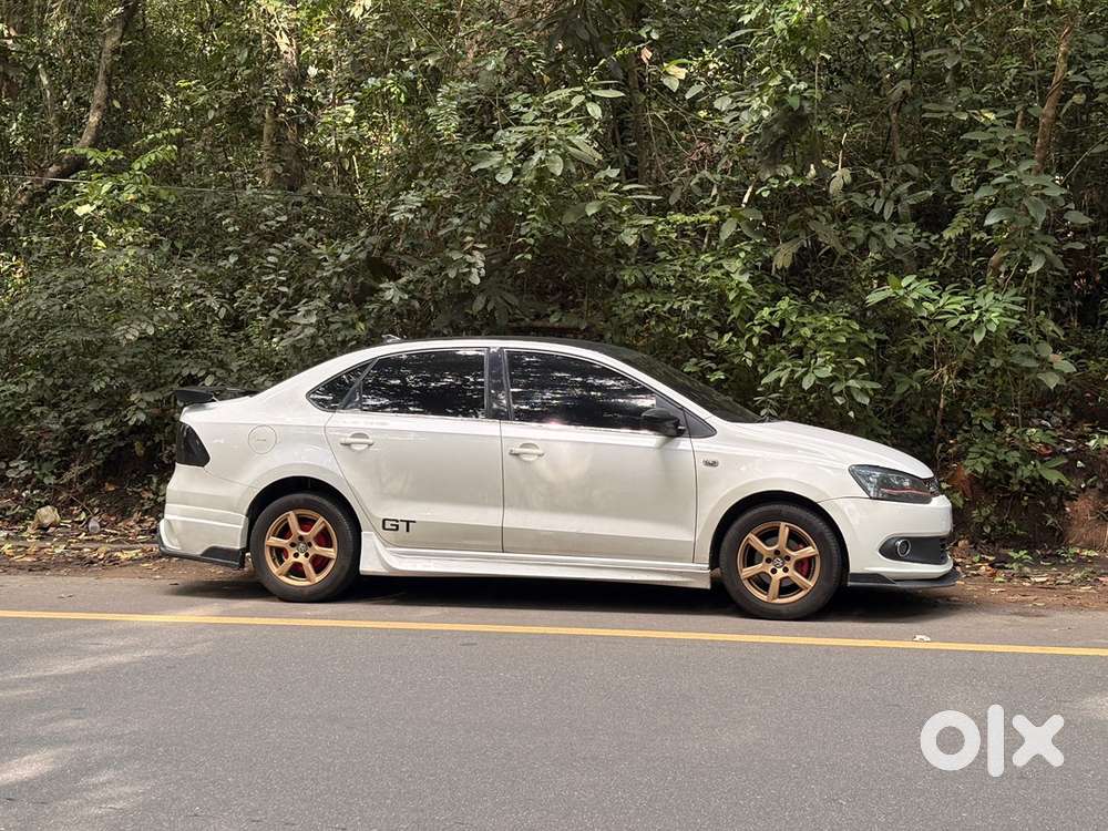 Volkswagen Vento 1.6 Highline At Petrol