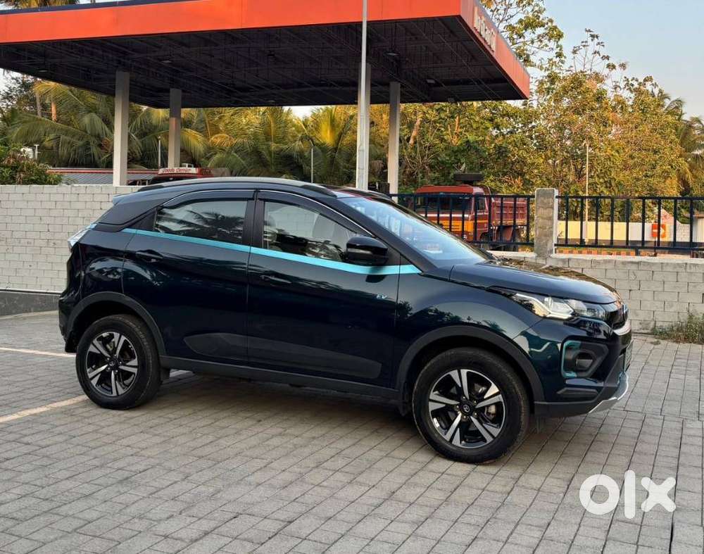 Tata Nexon 1.2 Revotron Xz Plus Luxs Red Dark Edition Amt, 2022, Ele..