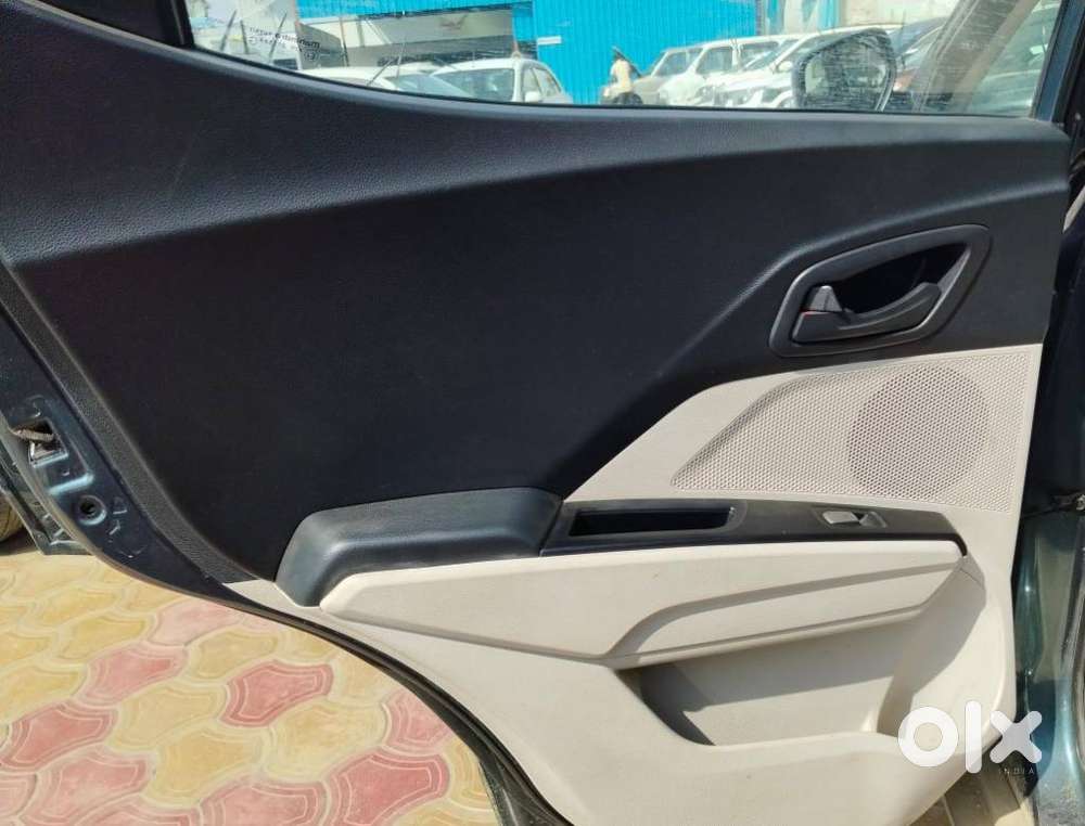 Mahindra Xuv300 W6, 2020, Petrol