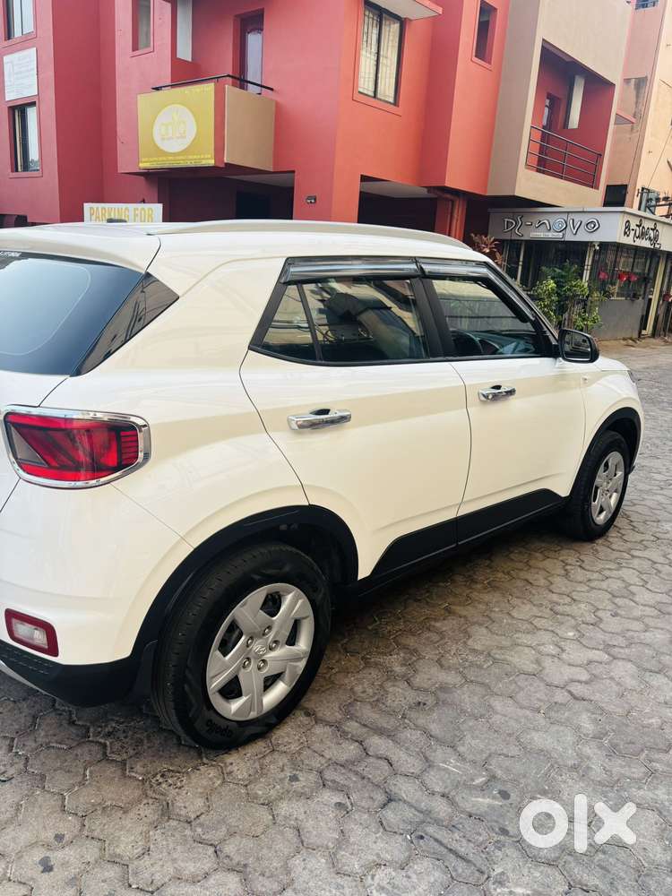 Hyundai Venue E 1.2 Petrol, 2021, Petrol