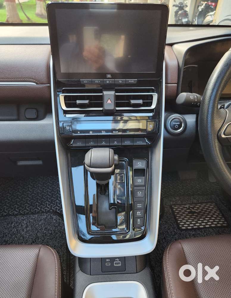 Toyota Innova Hycross 2.0 Zx Hybrid 7 Str, 2025, Petrol