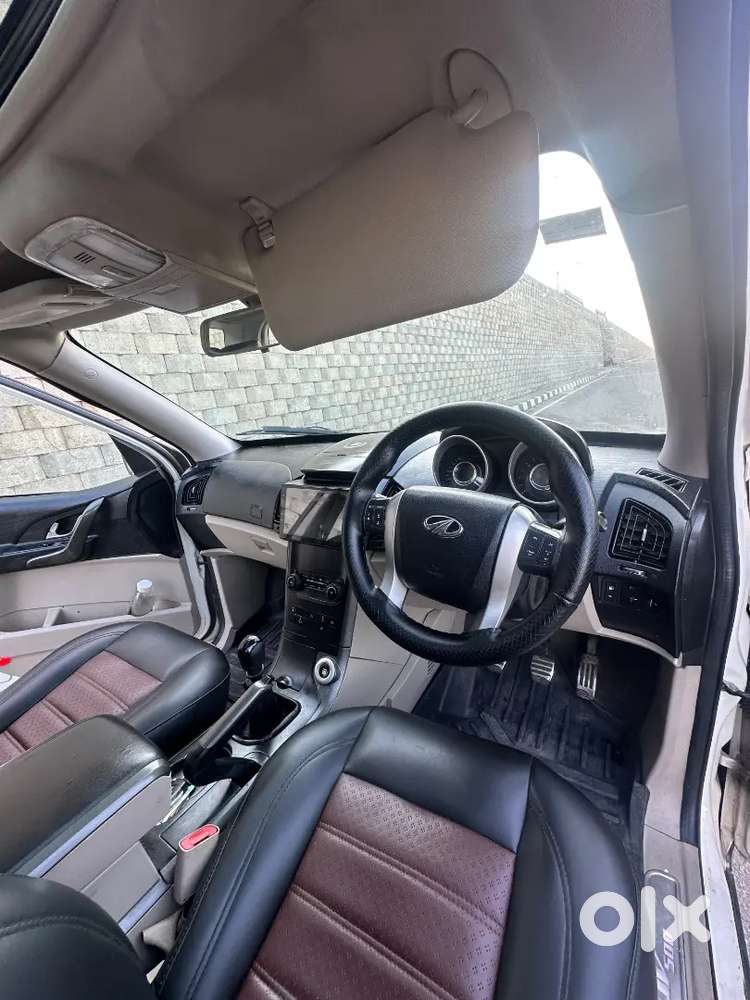 Mahindra Xuv500 W10 With Sunroof Diesel 2018