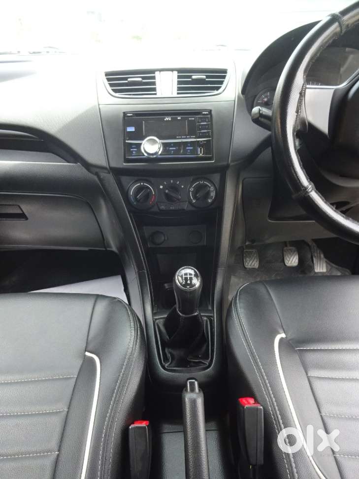 Maruti Suzuki Swift Lxi Bsiv, 2013, Petrol