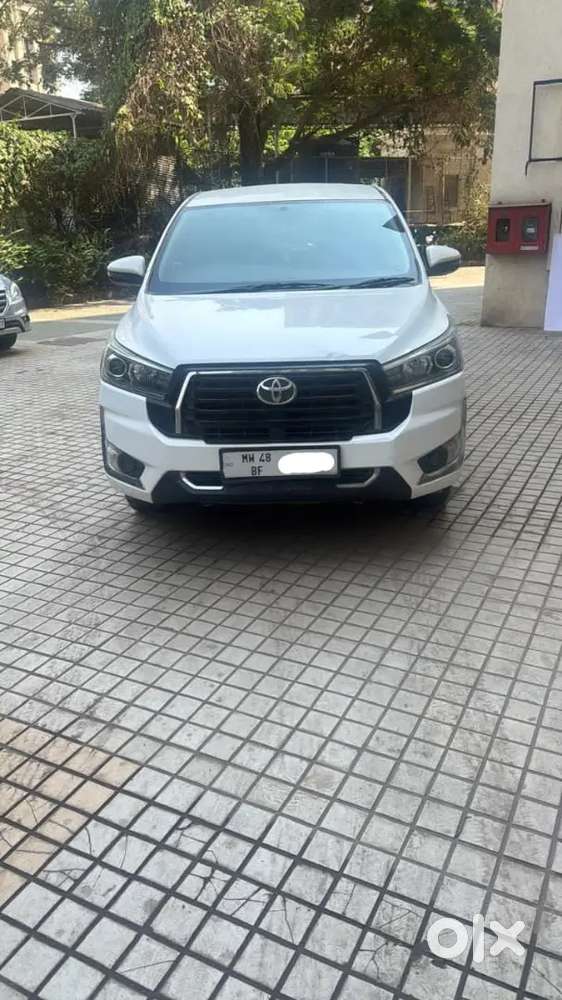 Toyota Innova Crysta V