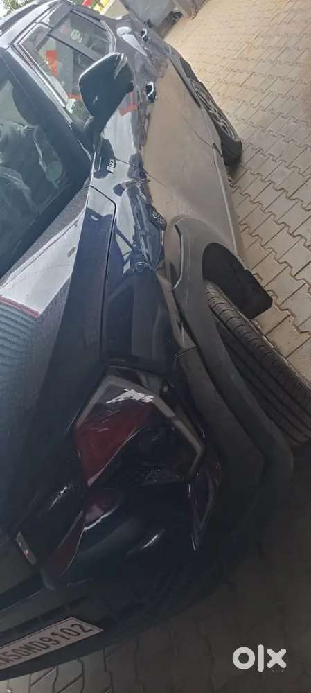 Mahindra Xuv 3xo Ax5l Mt - 2025 Petrol 1726 Km Driven