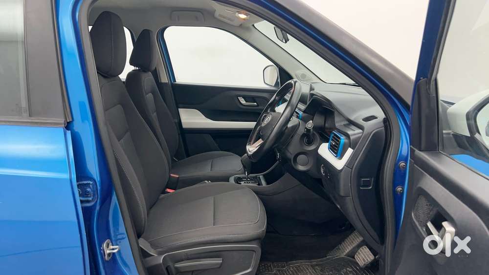 Tata Punch 1.2 Revotron Creative Amt Dual Tone, 2023, Petrol