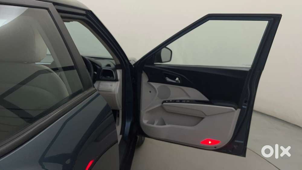 Mahindra Xuv300 W8 Option, 2019, Petrol