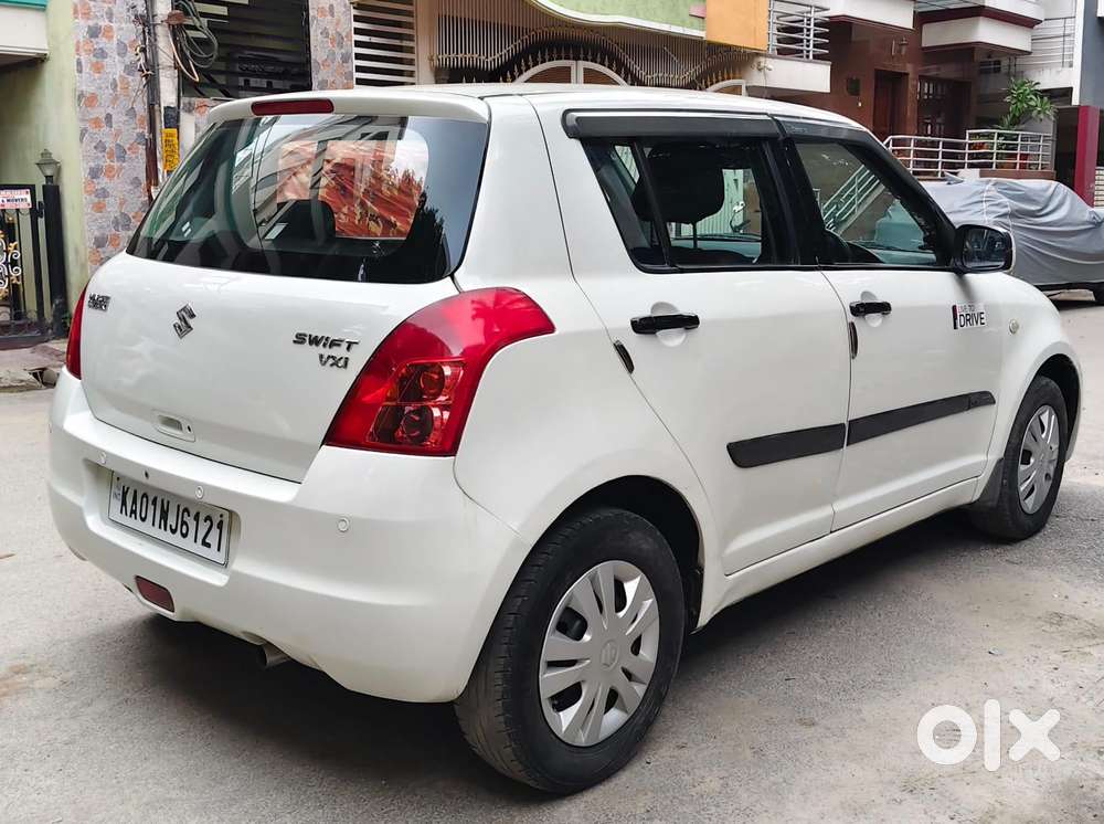 Maruti Suzuki Swift Vxi Bsiii, 2011, Petrol