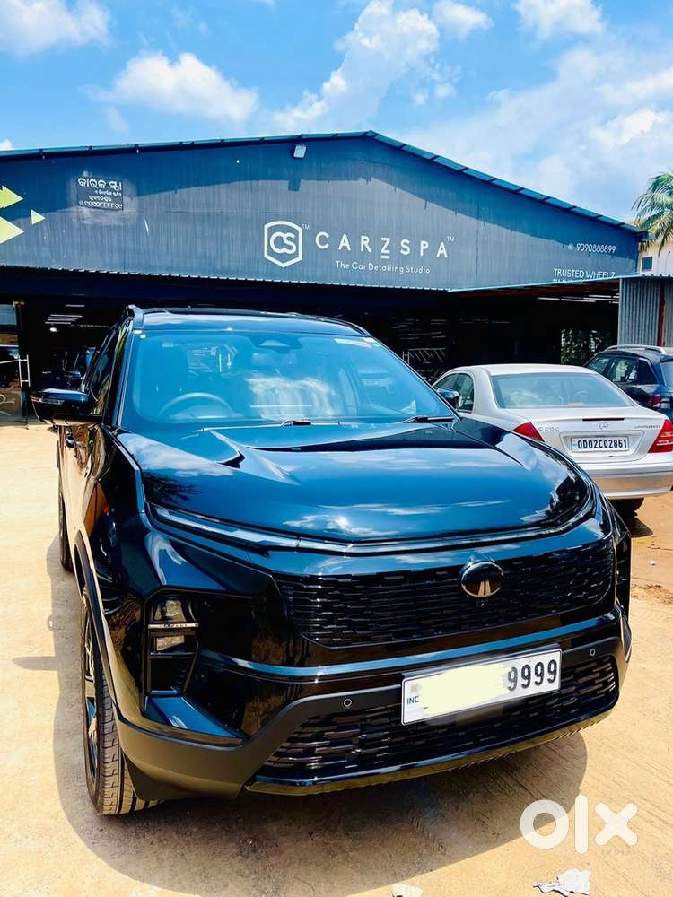 Brand New Tata Safari At Dark Edition With Adas