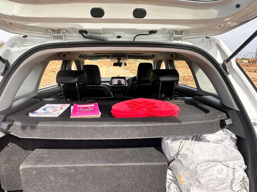 Maruti Suzuki Brezza 2025 Cng & Hybrids 18620 Km Driven