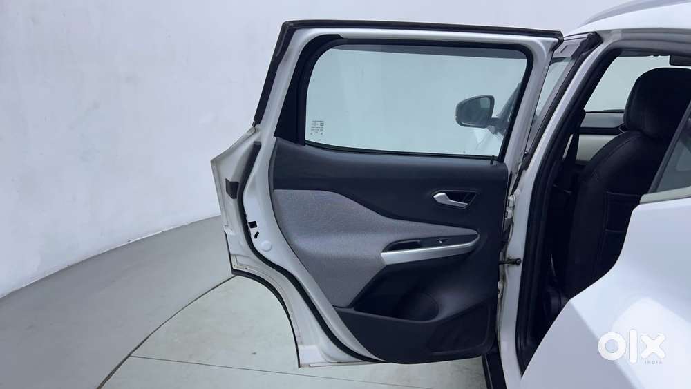Nissan Magnite 1.0 Xv, 2022, Petrol