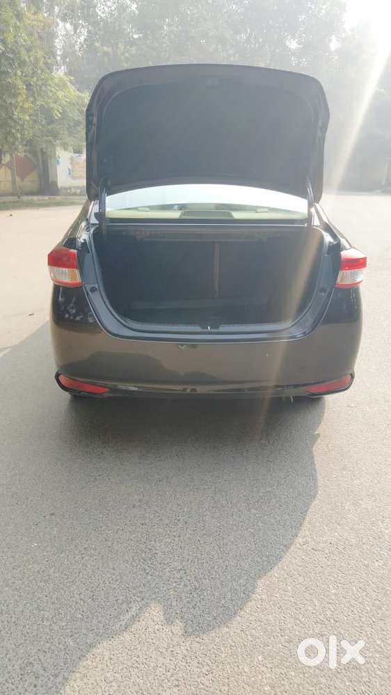 Toyota Yaris V Cvt, 2019, Petrol