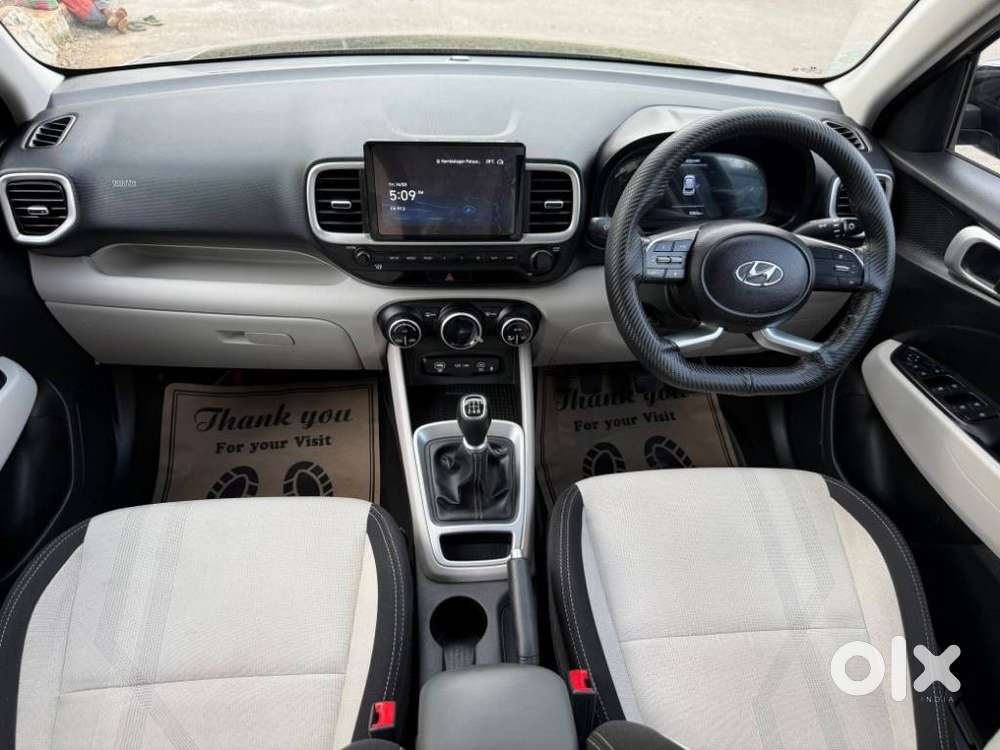 Hyundai Venue, 2023, Petrol