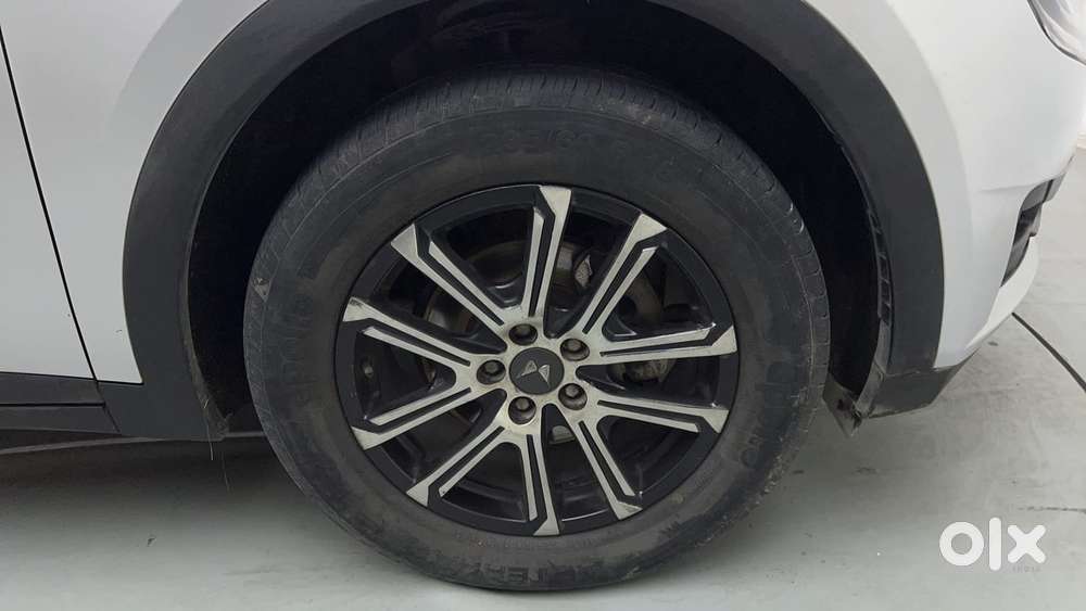 Mahindra Xuv700 2.2 Ax 3 Diesel Mt 7 Str, 2022, Diesel