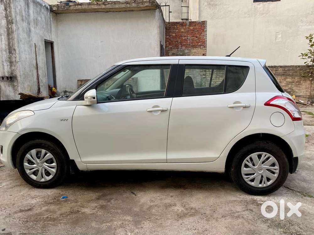 Maruti Suzuki Swift Vxi + Manual, 2012, Petrol