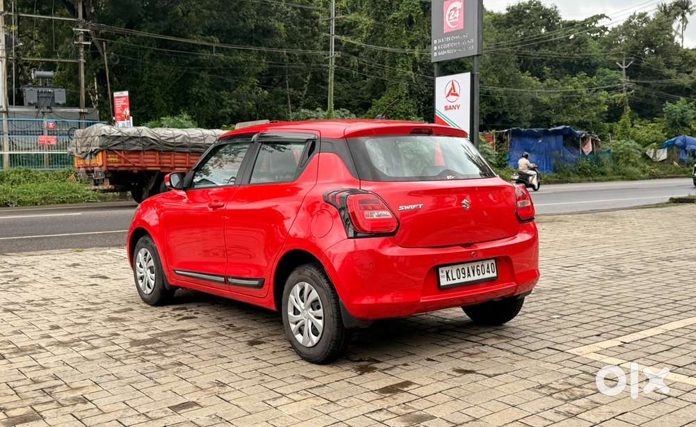 Maruti Suzuki Swift Vxi + Manual, 2022, Petrol