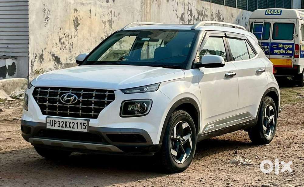 Hyundai Venue Petrol Well Maintained