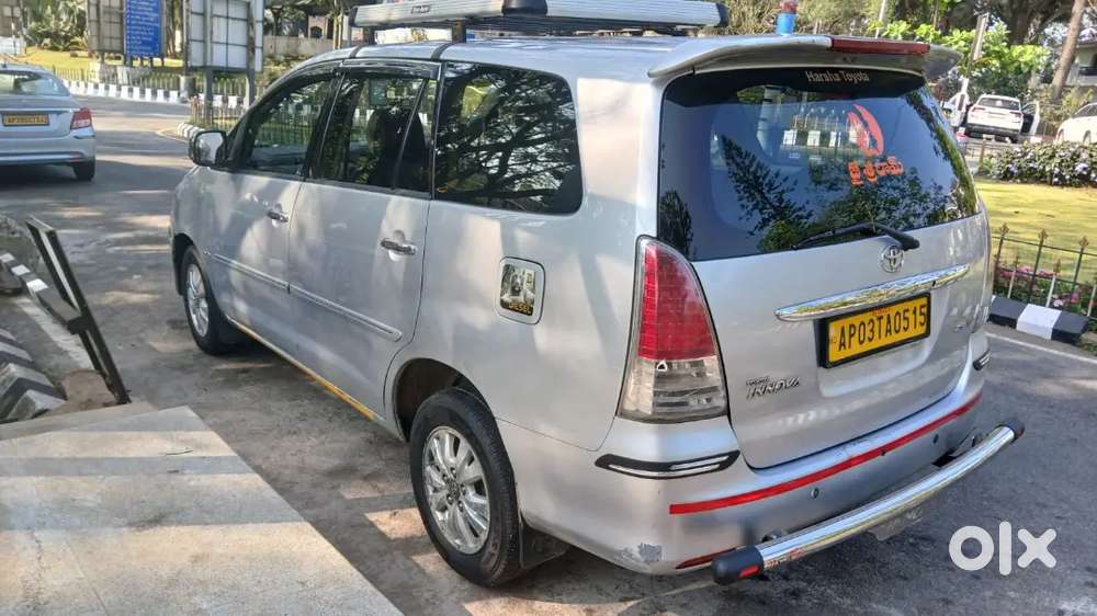Toyota Innova 2010 Diesel 270000 Km Driven