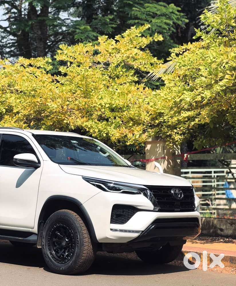 Toyota Fortuner Legender 2021