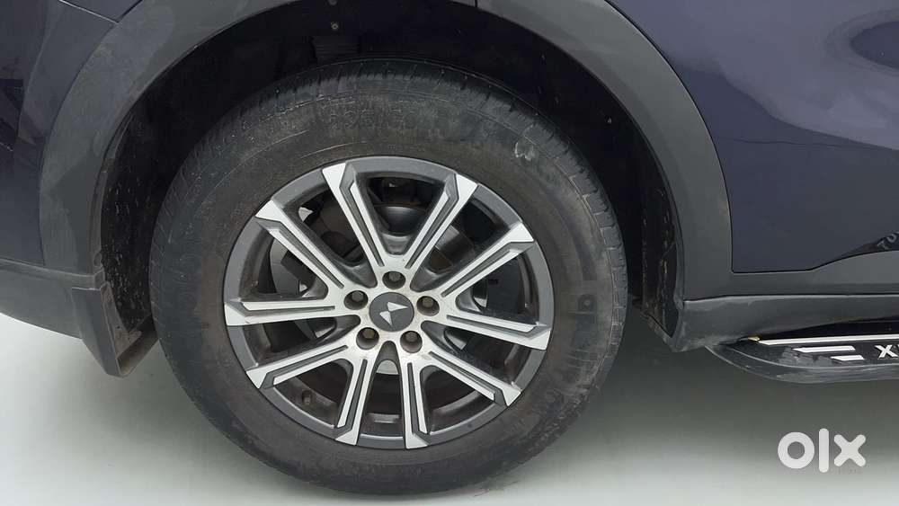 Mahindra Xuv700 2.0 Ax 7 Petrol At Str, 2021, Petrol