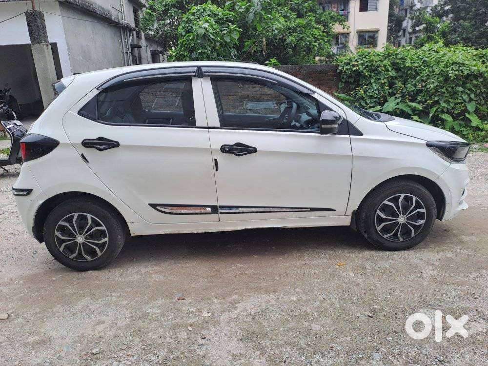 Tata Tiago, 2022, Petrol