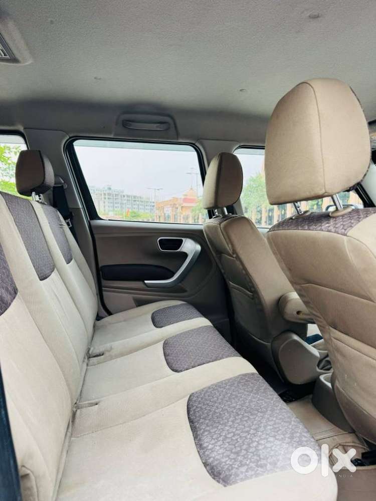 Mahindra Tuv 300 T8 Amt, 2015, Diesel