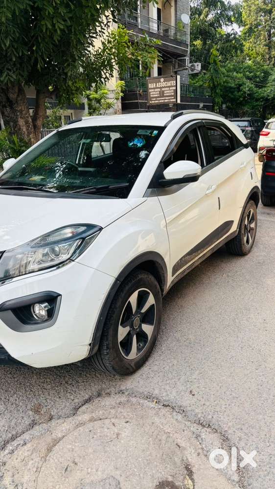 Nexon Petrol Automatic Xza+