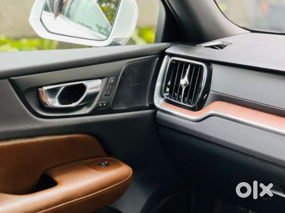 Volvo S60 T4 Inscription, 2023, Petrol