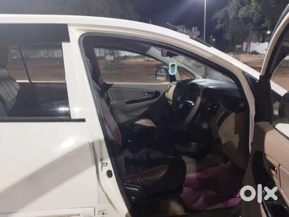 Toyota Innova 2.5 G4 2016 Diesel 8 Seater