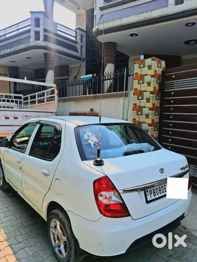 2015 Model  All Features Working Ac Heat Okay Engine Oky New Tyres