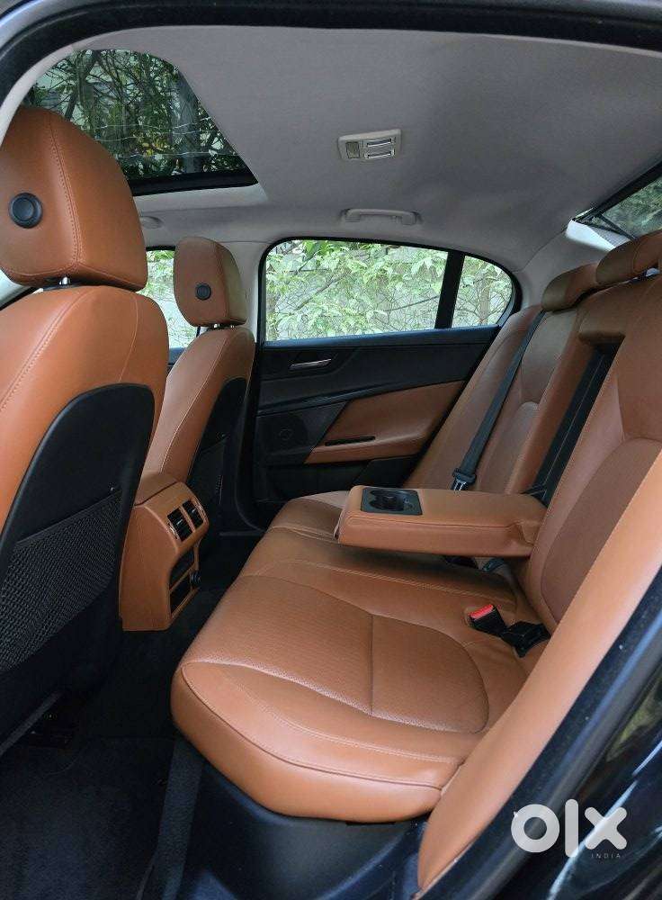 Jaguar Xe Portfolio, 2017, Petrol