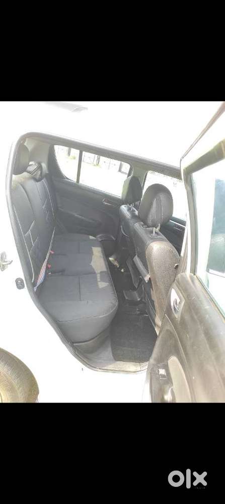 Maruti Suzuki Swift Vvt Zxi, 2017, Petrol
