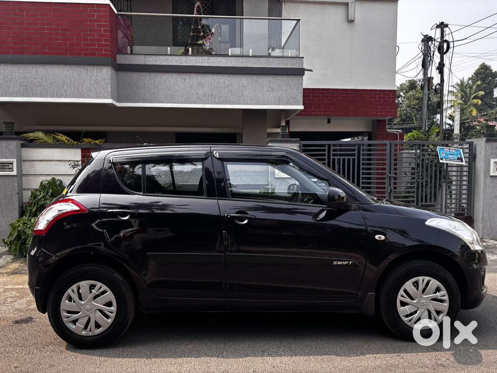 Maruti Suzuki Swift 1.2 Lxi (o), 2017, Petrol