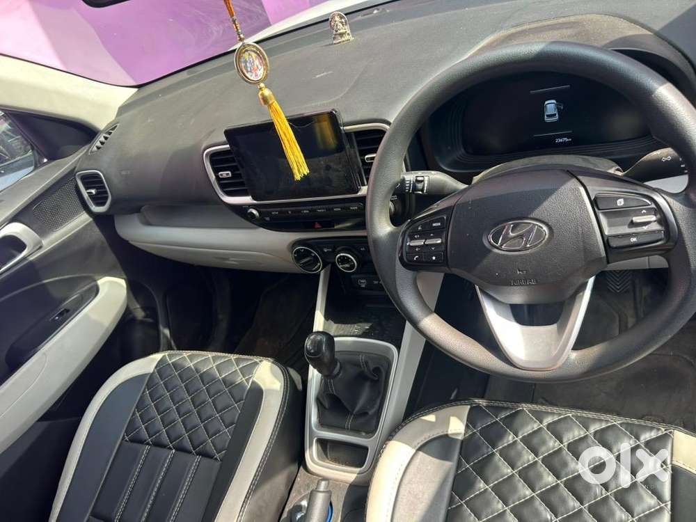 Hyundai New Venue 2025 Petrol 24000 Km Driven