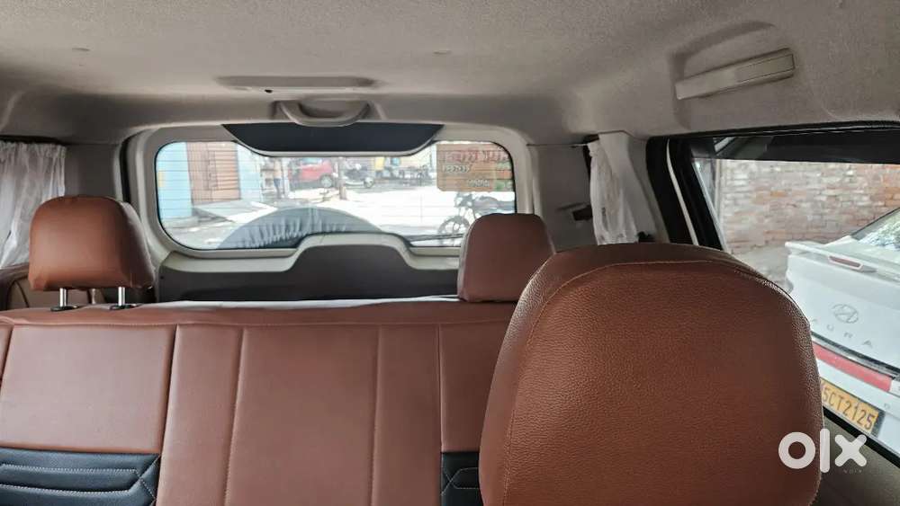 I M Selling My Xuv Car Tuv 3oo T10