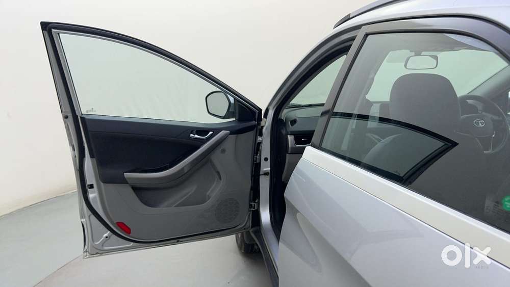 Tata Nexon 1.2 Revotron Xza Plus (l), 2018, Petrol