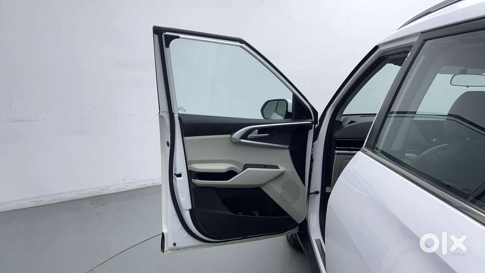 Kia Carens 1.4 Prestige Plus Turbo 7 Str, 2022, Petrol