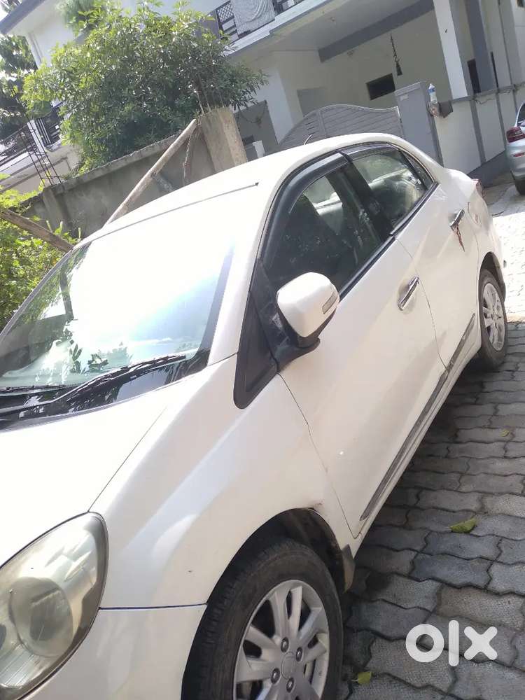Honda Amaze 1.5 2013 With Vip No. Up32ew8999.       Good Condition.