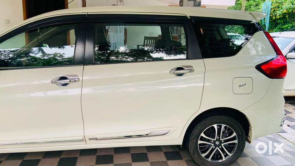 Maruti Ertiga Petrol 2022