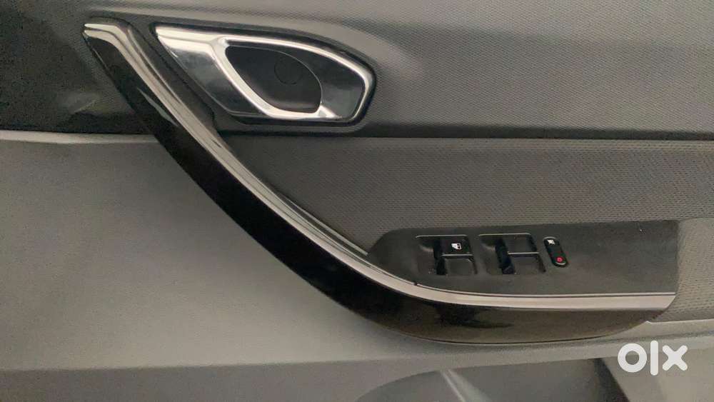 Tata Tigor Xza, 2018, Petrol