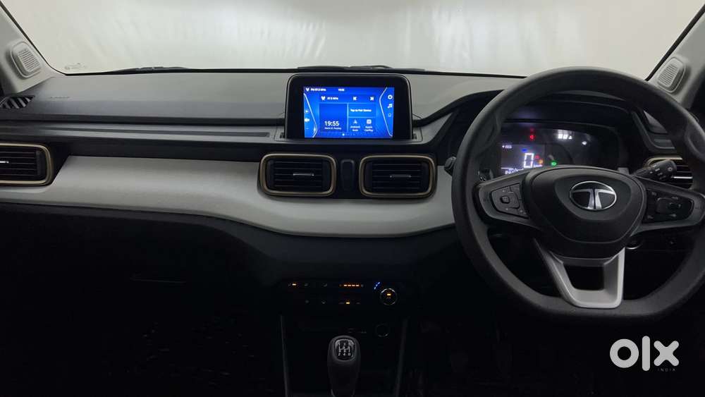 Tata Punch Accomplished Dazzle Mt Sunroof, 2024, Petrol