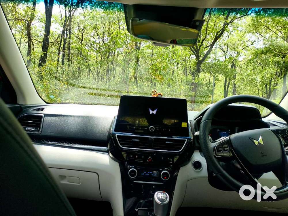 Mahindra Xuv 3xo Ax5l Petrol Manual (top Variant)