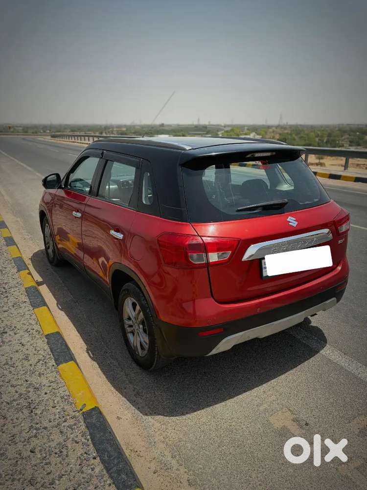 Maruti Suzuki Brezza Zdi+ Dual Tone 2017 Diesel Well Maintained
