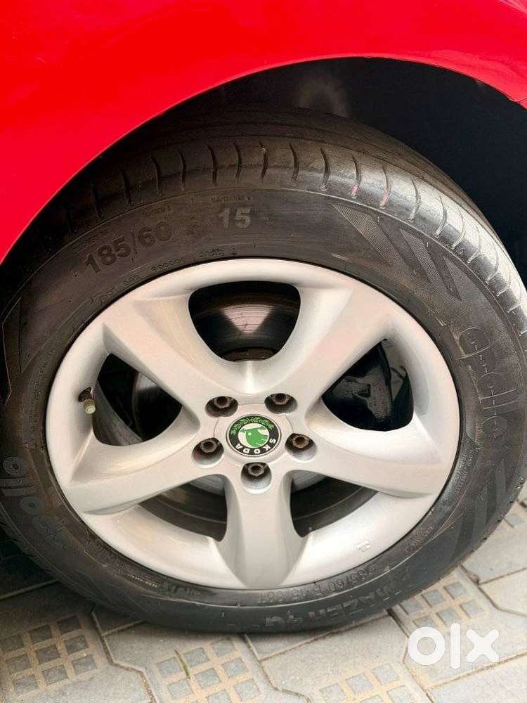 Skoda Rapid 1.6 Mpi At Elegance Plus, 2013, Petrol