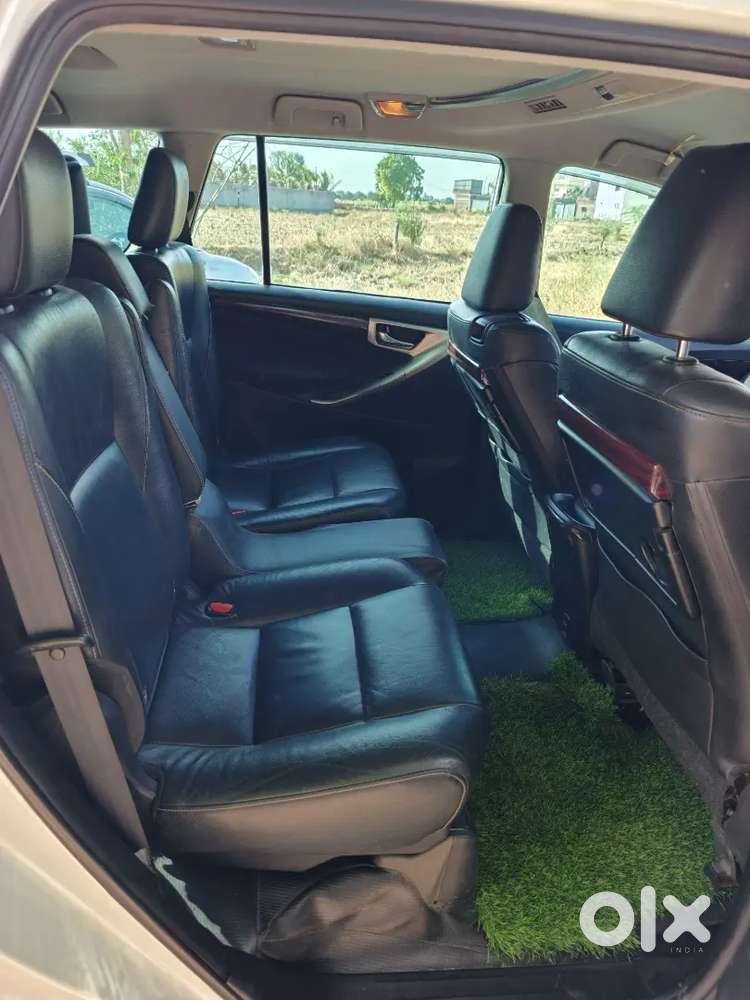 Toyota Innova Crysta 2.4 Z 2016