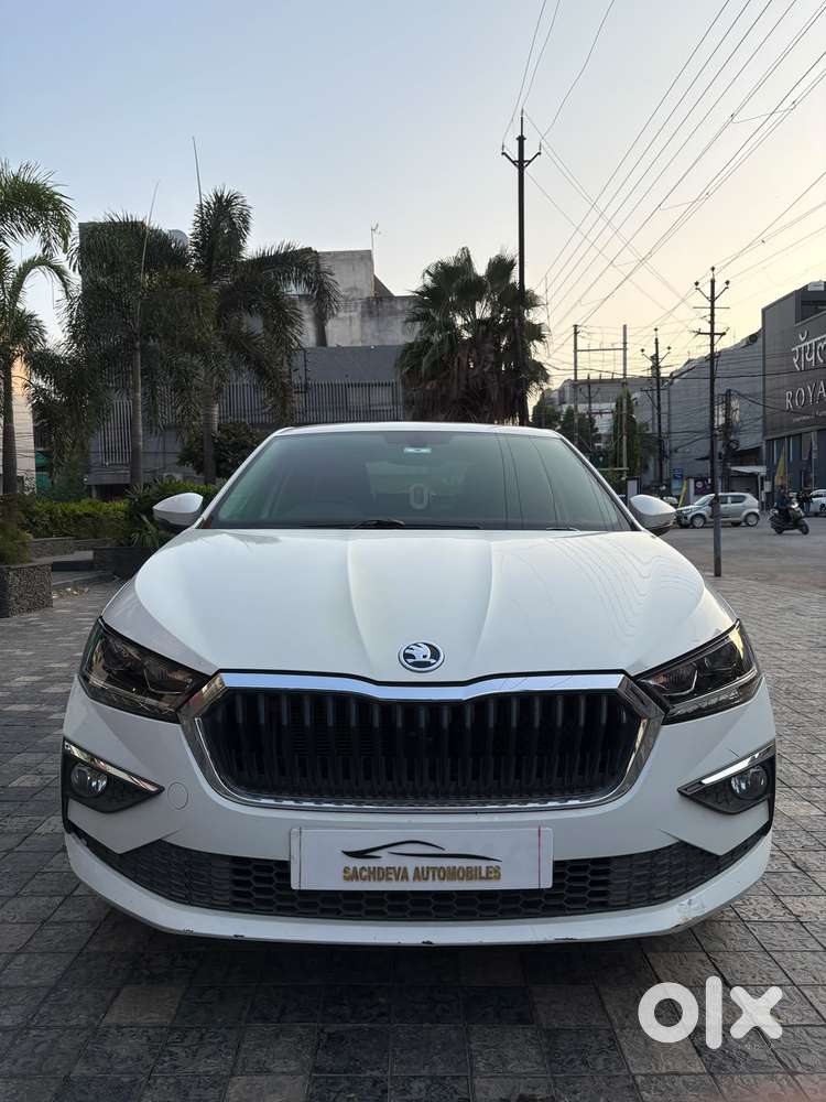 Skoda Slavia 1.0 Tsi Style At, 2023, Petrol