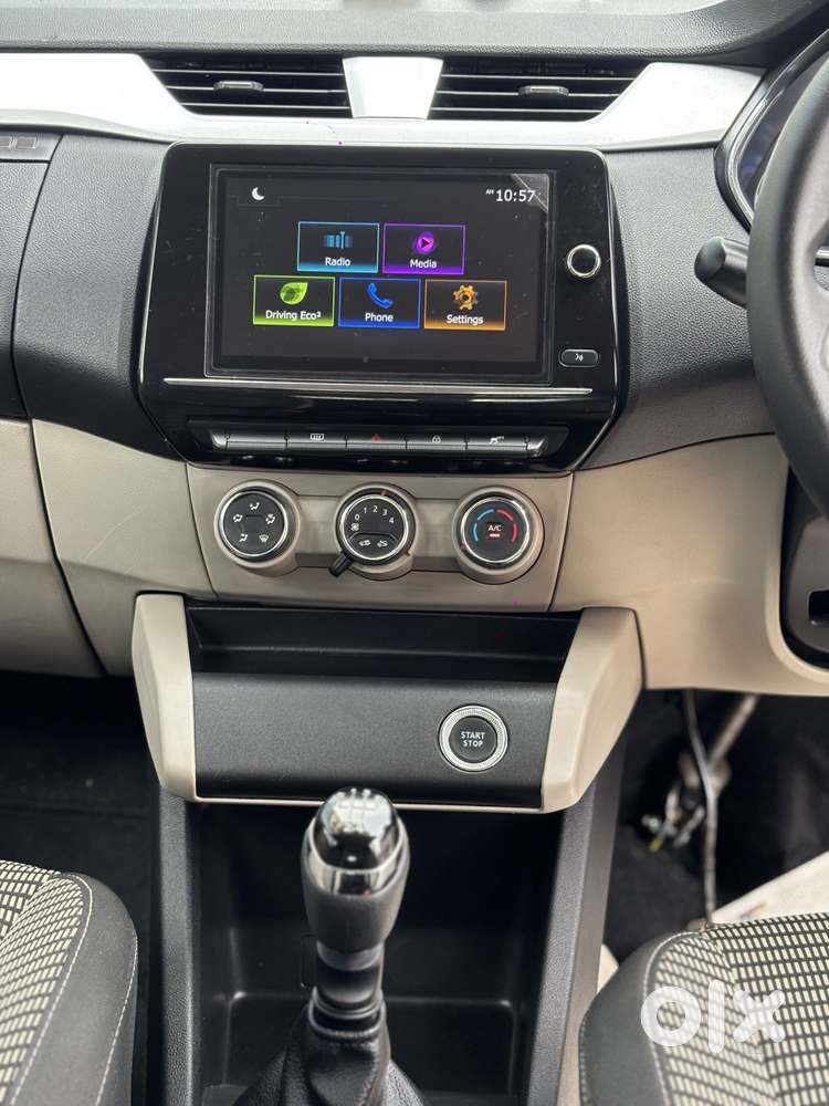 Renault Triber Rxz, 2023, Petrol