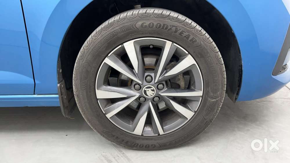 Skoda Slavia Style 1.0l Tsi At, 2023, Petrol