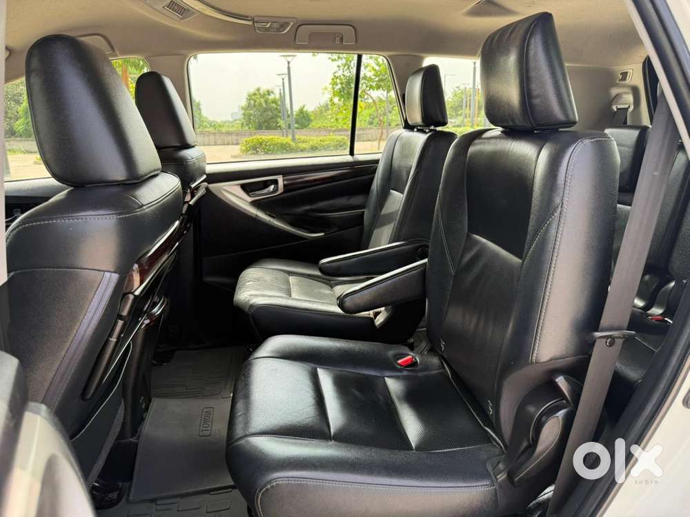 Toyota Innova Crysta