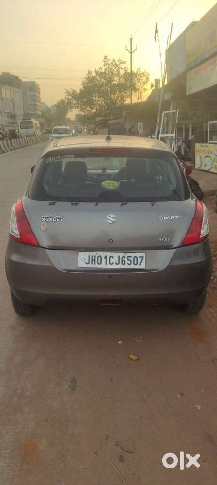 Maruti Suzuki Swift Vxi 1.2 Abs Bs-iv, 2017, Petrol